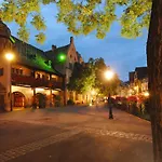 Novotel Centre Hotel 4*