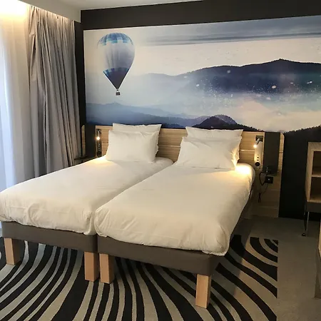 Novotel Centre Hotel 4*