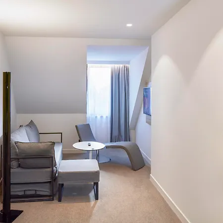 Novotel Centre Hotel 4*