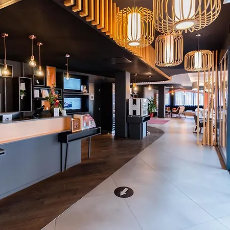 Готель Novotel Centre 4*