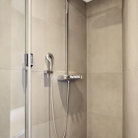 Novotel Centre Hotel 4*