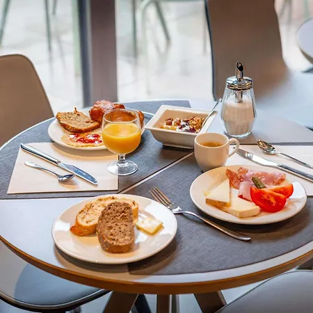 Novotel Centre Hotel 4*