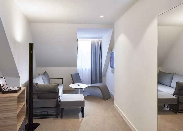 Novotel Centre Hotel 4*